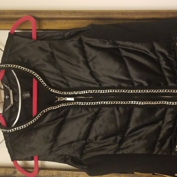 POLISHED LOOK ♥️White House Black Market vest with silver chain details - Picture 5 of 11